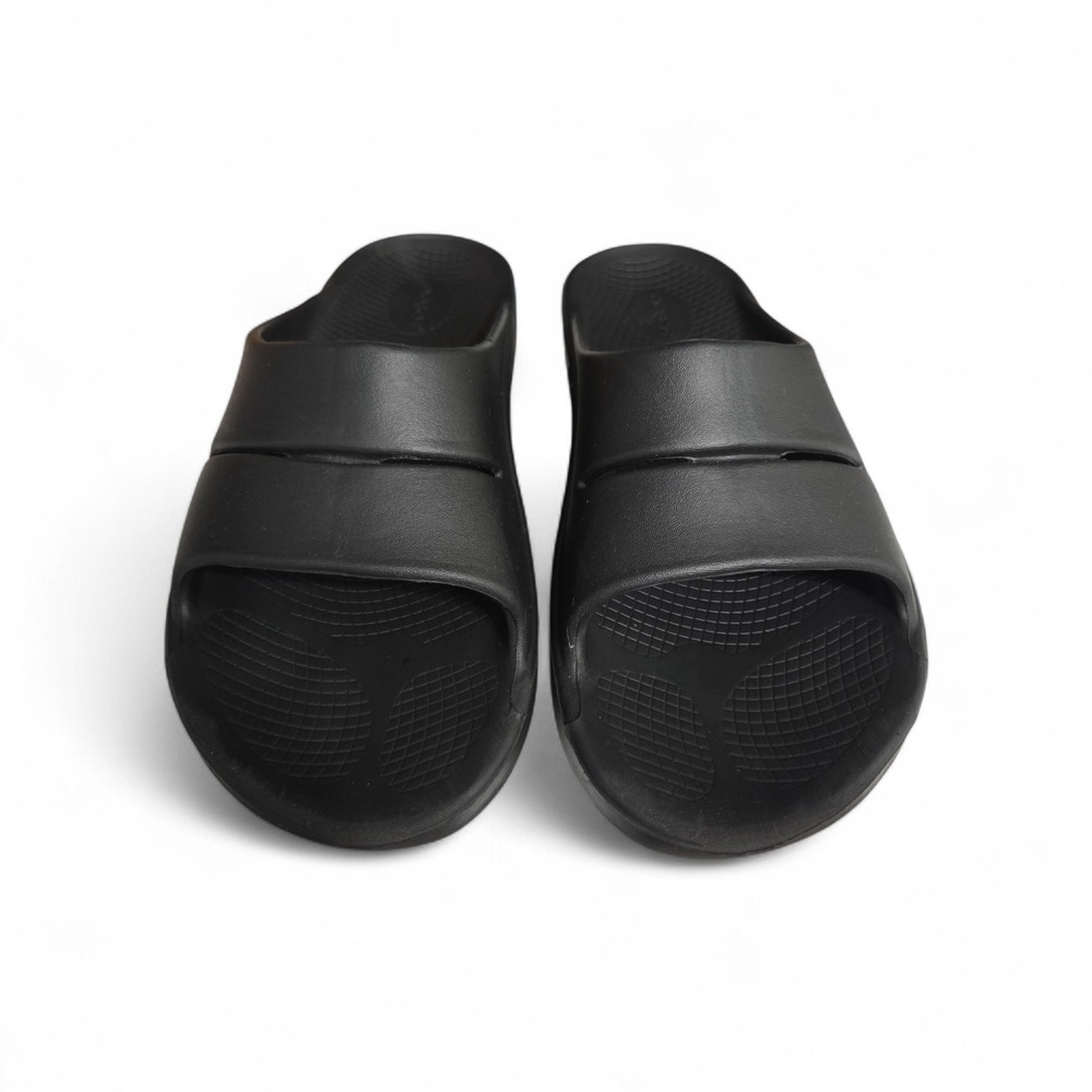 Oofos OOahh Black Recovery Sandals Men's‎ 11 Women's 13
